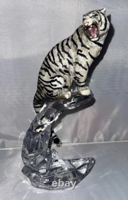 Franklin Mint Porcelain White Siberian Tiger On Lead Crystal Sculpture