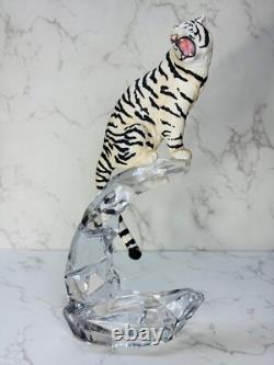 Franklin Mint Porcelain White Siberian Tiger On Lead Crystal Sculpture