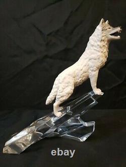 Franklin Mint Porcelain Wolf Sculpture On Crystal Base 1988 Cry Of The North