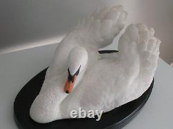 Franklin Mint Porcelian The Silent Swan Limited Edition 1983
