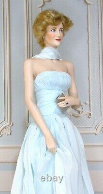 Franklin Mint Princess Diana 17 inch Porcelain Portrait Doll Blue Chiffon