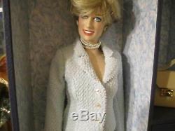 Franklin Mint Princess Diana Lady Doll Trunk Accessories Loaded Gown Crowns