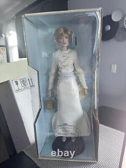 Franklin Mint Princess Of Wales Diana Queen Of Fashion Porcelain Portrait Doll
