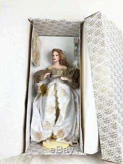 Franklin Mint Queen Guinevere Camelot Series Porcelain Doll with Stand New in Box