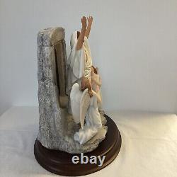 Franklin Mint Resurrection Porcelain Figurine Jesus Angels Tomb 1991