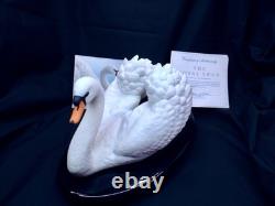 Franklin Mint Royal Swan White Bisque Porcelain Figurine Ronald Van Ruyckevelt
