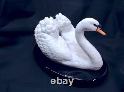Franklin Mint Royal Swan White Bisque Porcelain Figurine Ronald Van Ruyckevelt