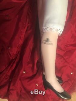 Franklin Mint Scarlett O'Hara Gone with the Wind Porcelain Doll Red Velvet Dress