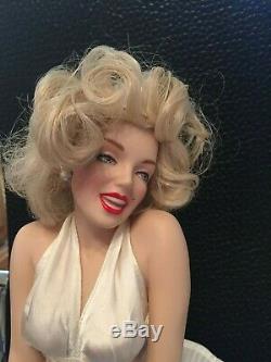 Franklin Mint Seven 7 Year Itch Marilyn Monroe Porcelain Doll