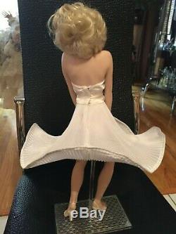Franklin Mint Seven 7 Year Itch Marilyn Monroe Porcelain Doll