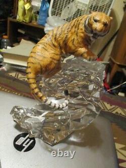 Franklin Mint Siberian Tiger on Crystal Base Austria with COA 9.5x8 inch perfect