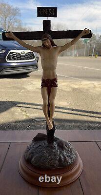 Franklin Mint THE CRUCIFIXION Jesus INRI Porcelain Figurine with Base VINTAGE