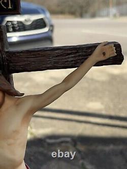 Franklin Mint THE CRUCIFIXION Jesus INRI Porcelain Figurine with Base VINTAGE