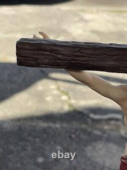 Franklin Mint THE CRUCIFIXION Jesus INRI Porcelain Figurine with Base VINTAGE