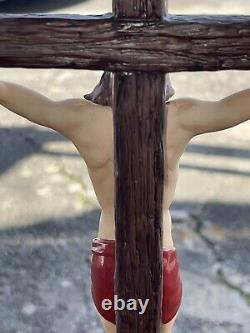 Franklin Mint THE CRUCIFIXION Jesus INRI Porcelain Figurine with Base VINTAGE