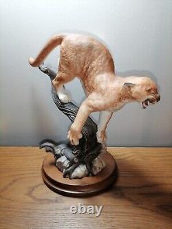 Franklin Mint THE DEFENDER Figurine Cougar Mountain Lion Puma 9.5 Tall + Stand