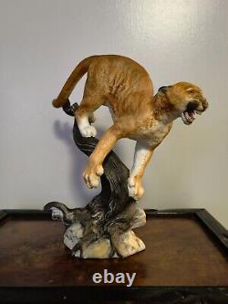 Franklin Mint THE DEFENDER Figurine Cougar Mountain Lion Puma 9.5 Tall + Stand