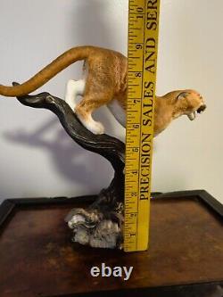 Franklin Mint THE DEFENDER Figurine Cougar Mountain Lion Puma 9.5 Tall + Stand