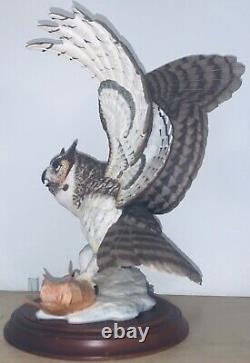 Franklin Mint The Great Horned Owl Porcelain Sculpture W Base George Mcmonigle