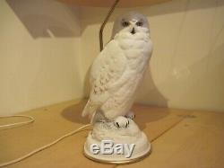 Franklin Mint The Snowy Owl porcelain table lamp with shade by Raymond Watson