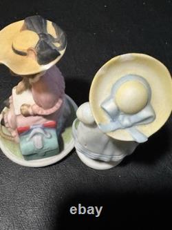 Franklin Mint The Woodmouse Family 26 Porcelain Figures withWood Shelf 1985 Mice