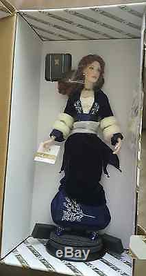 Franklin Mint Titanic Rose Flying Scene Blue Velvet Dress 18 Porcelain Doll Nib