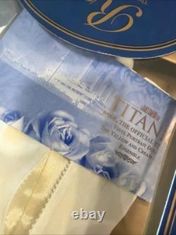 Franklin Mint Titanic Rose Yellow & Cream Ensemble Vinyl Portrait Doll NIB