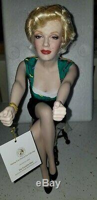 Franklin Mint Unforgettable Marilyn Monroe porcelain Doll Sitting on Stool 2003
