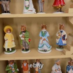 Franklin Mint Woodhouse Mouse Family Figurines Lot of 22 with Display House 1985