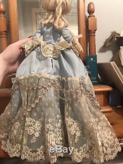 Franklin mint heirloom Marie Antoinette Bisque Doll Collectible Rare