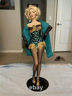 Franklin mint marilyn monroe porcelain doll. Good condition, Bus Stop