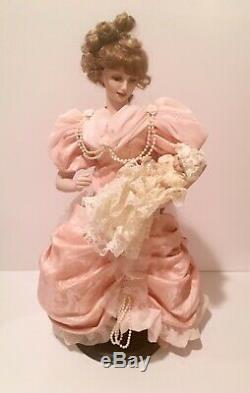 Gibson Girl Franklin Mint Heirloom Mother Child/Infant Porcelain Doll with Pamphle