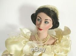 Gone With the Wind SCARLETT WEDDING DRESS Franklin Mint Porcelain 22 Doll/box