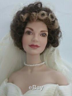 Jackie Kennedy The Franklin Mint Heirloom 16 Porcelain Bride Doll EUC