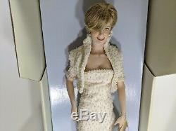 Lady Diana Princess Of Wales Porcelain Portrait Display Doll Franklin Mint