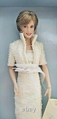 Lady Diana Princess of Wales 17 Porcelain Doll Franklin Mint Box & Certificate