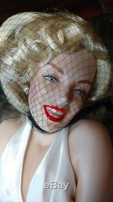 MARILYN MONROE SEVEN 7 YEAR ITCH FRANKLIN MINT HEIRLOOM PORCELAIN DOLL New