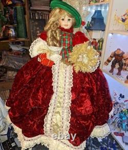 MARYSE NICOLE Lady Bethany Franklin Mint Full porcelain Christmas Doll 24 Vint