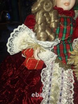 MARYSE NICOLE Lady Bethany Franklin Mint Full porcelain Christmas Doll 24 Vint