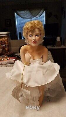 Marilyn Monroe Artist Doll by Franklin Mint-Excellent Condition