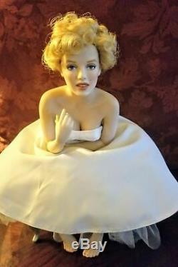 Marilyn Monroe Franklin Mint Porcelain Portrait Doll & Satin Seat