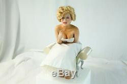 Marilyn Monroe Franklin Mint Porcelain Portrait Doll & Satin Seat #B7077 RARE