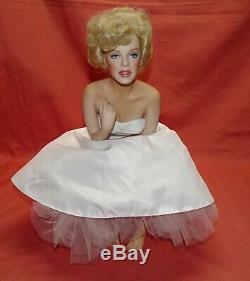 Marilyn Monroe = Franklin Mint Porcelain Portrait Doll Satin Seat = Love Marilyn