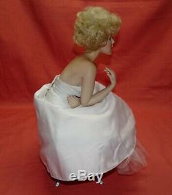 Marilyn Monroe = Franklin Mint Porcelain Portrait Doll Satin Seat = Love Marilyn