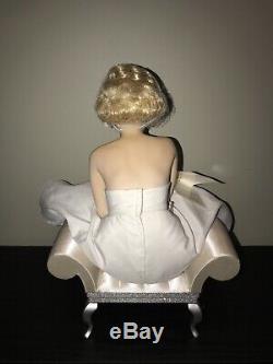 Marilyn Monroe Franklin Mint Porcelain Portrait Love Marilyn Doll withBench
