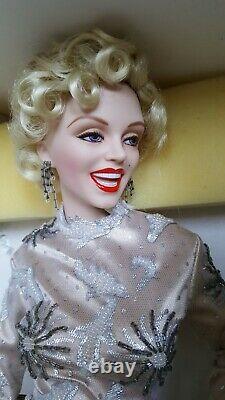 Marilyn Monroe Franklin Mint porcelain 24 doll limited edition Show business