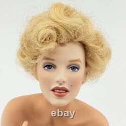 Marilyn Monroe Love Marilyn Porcelain Doll Franklin Mint Bench 2001 A3599