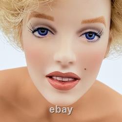 Marilyn Monroe Love Marilyn Porcelain Doll Franklin Mint Bench 2001 A3599