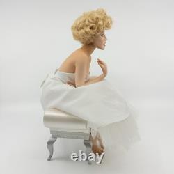 Marilyn Monroe Love Marilyn Porcelain Doll Franklin Mint Bench 2001 A3599
