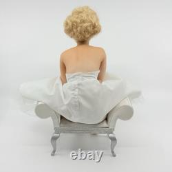 Marilyn Monroe Love Marilyn Porcelain Doll Franklin Mint Bench 2001 A3599